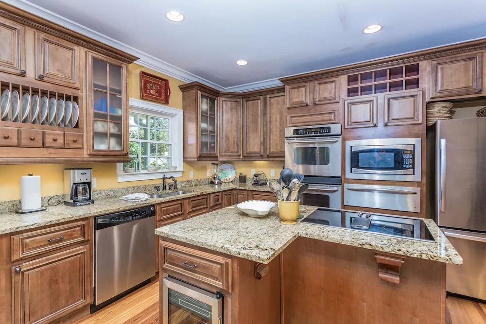 4318 6th Street by Hodnett Cooper