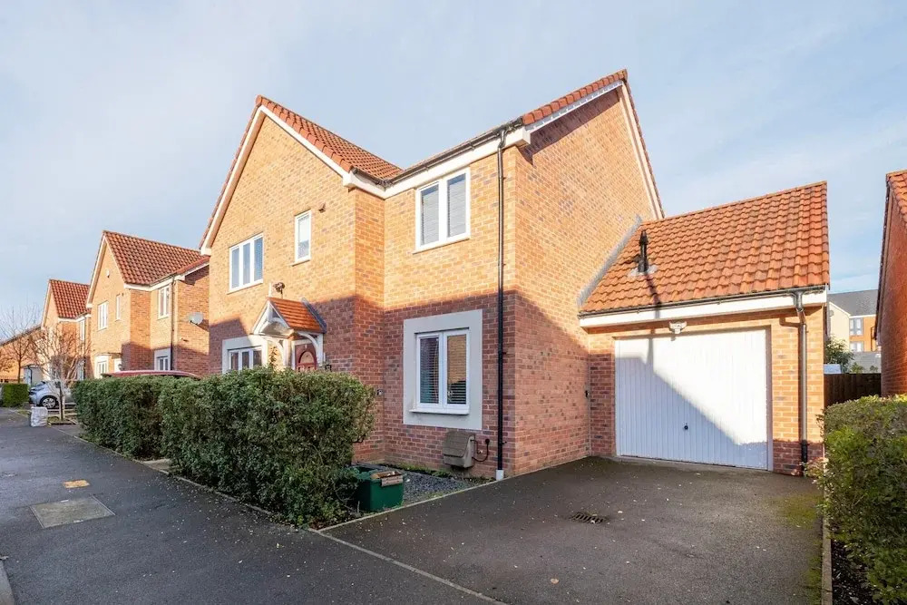 Cherry Banks 5 Bedroom & 3 Bathroom Hse