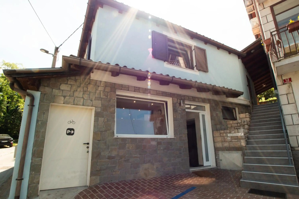 Bivalvia Apartments