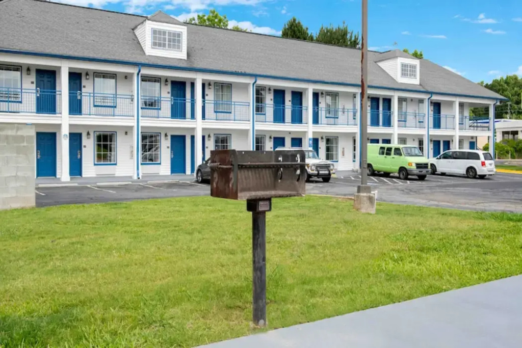 Motel 6 Macon, GA I 475