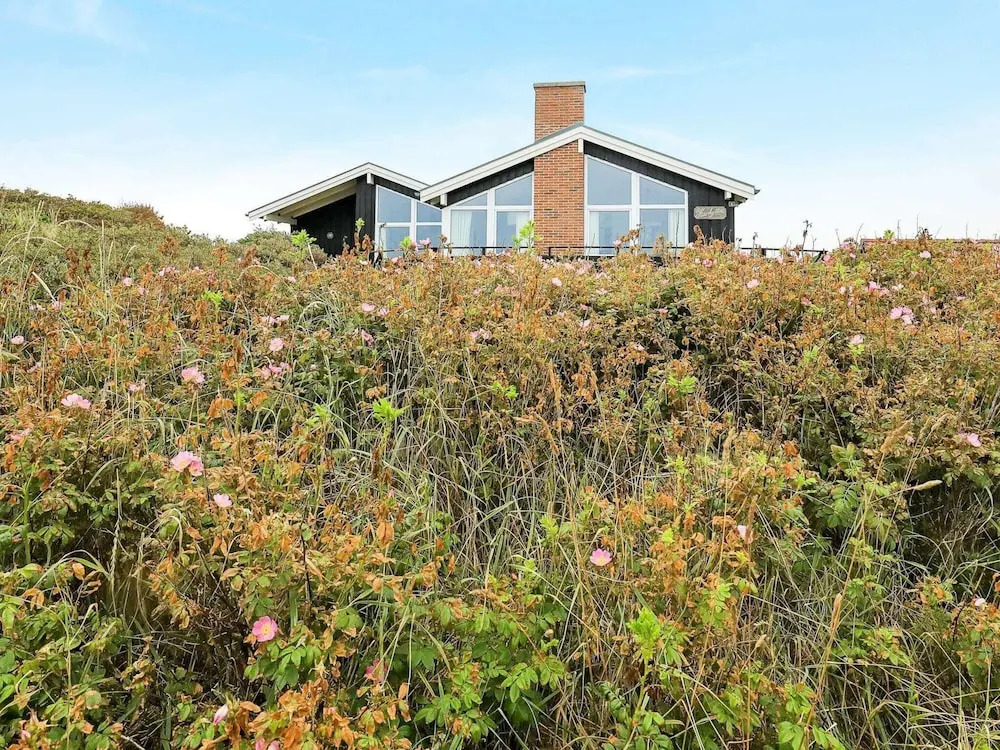 10 Person Holiday Home in Lokken