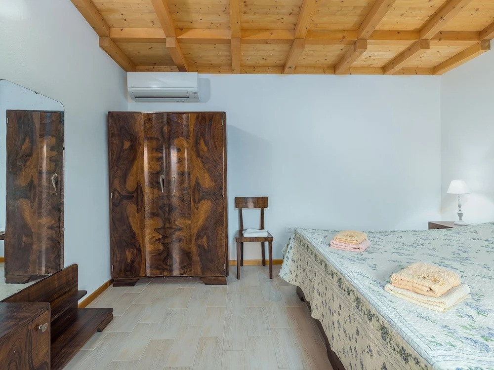 Traditional Stone Holiday House for up to 8 Persons