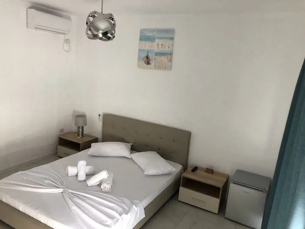 10 House Mamaia Nord
