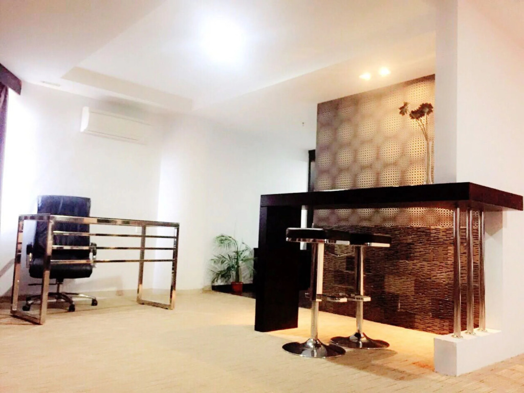 89 Hotel