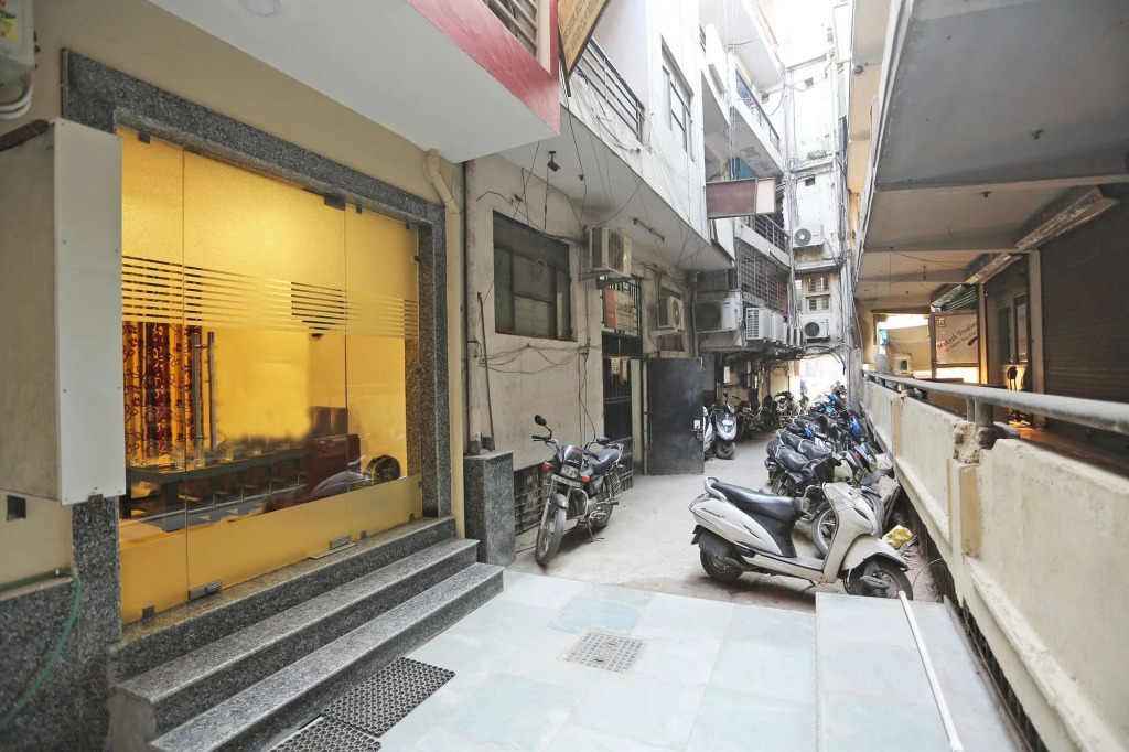 OYO 11384 Hotel Diamond Star