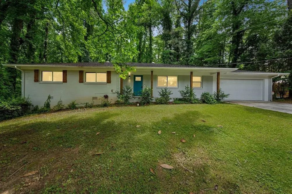 Tranquil Retreat In Atlanta's Vibrant City 4 Bedroom Home by RedAwning