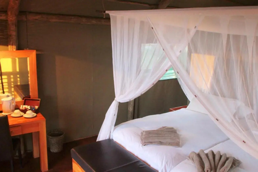 Intu Africa-Camelthorn Kalahari Lodge