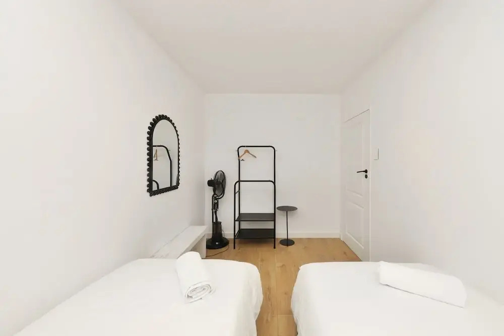 Two Bedroom Apartment With Mountain Views