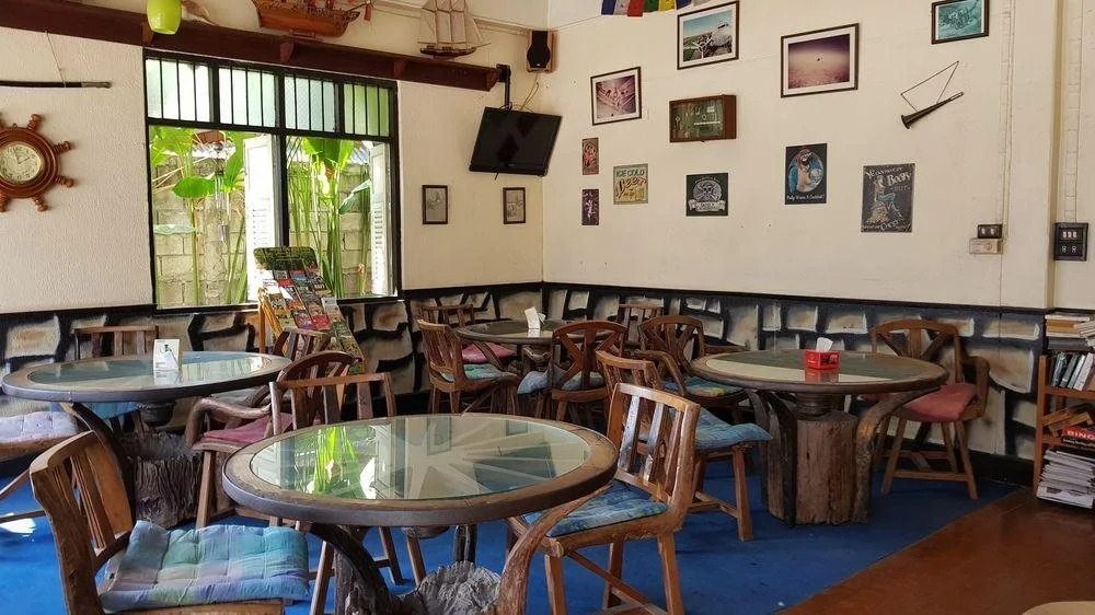 Pirates Cove Bar and Restauant