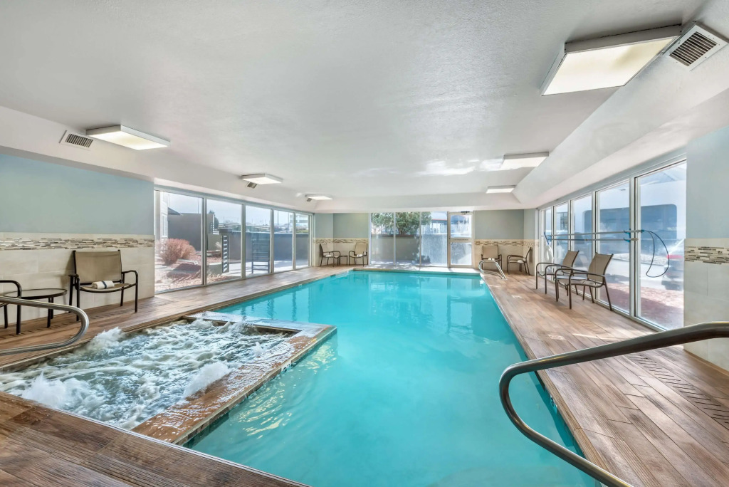 Best Western Plus Peak Vista Inn & Suites