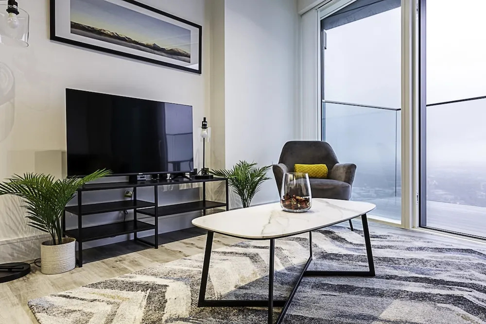 Icon Tower Flat VII