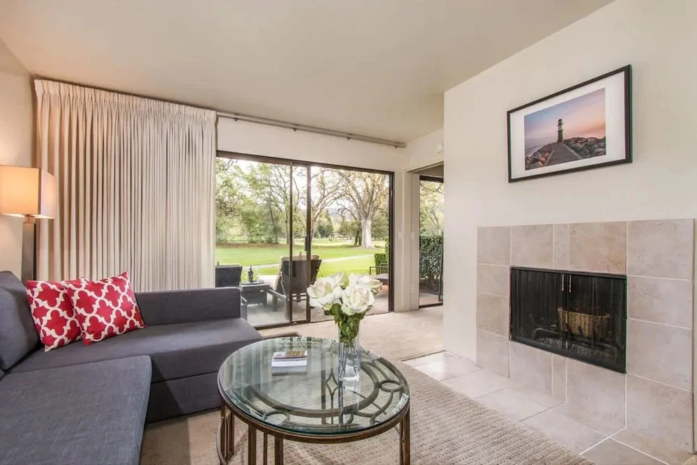 Luxe Golf View Condo Prime Napa Location