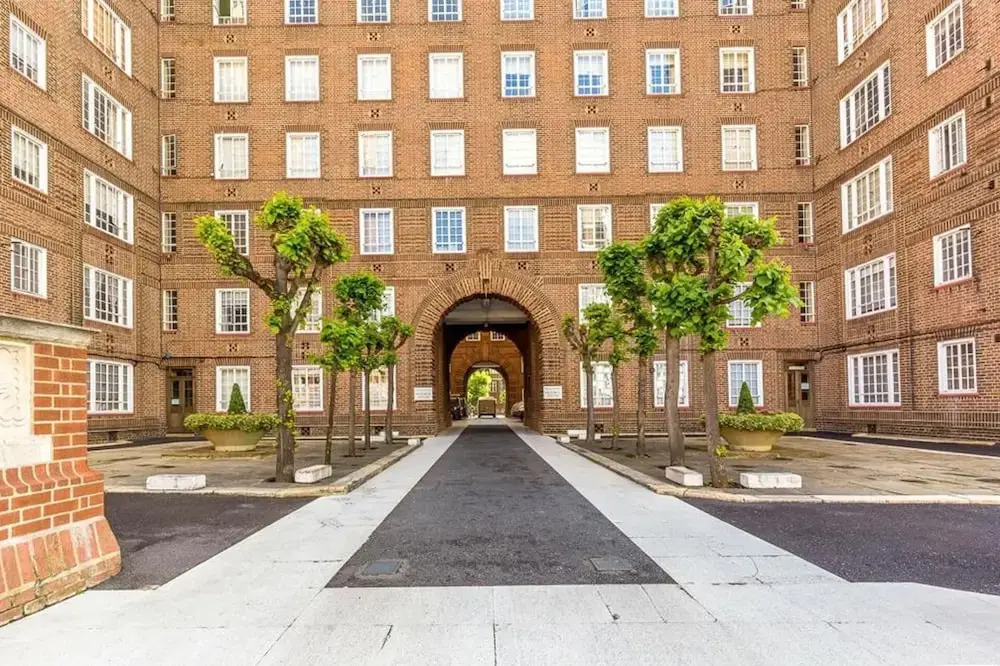 Chelsea Manor Apartment Retreat With 2 Bedrooms