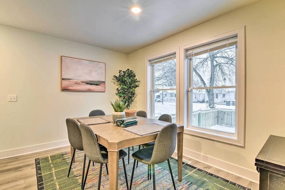Stylish Retreat w/ Yard < 5 Mi to MSU Campus