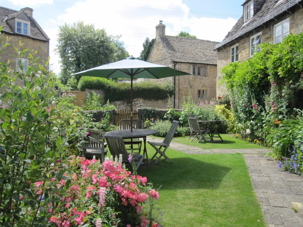 Guiting Guest House