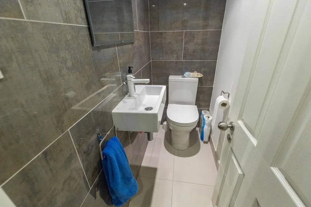 Stunning Spacious 3BD House With Garden - Sleeps 6