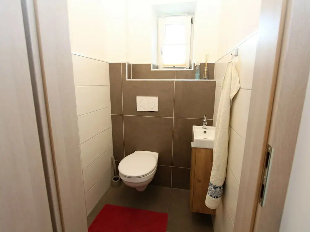 Nice Apartment in Detached House with Large Garden near Town Center & Ski Slope