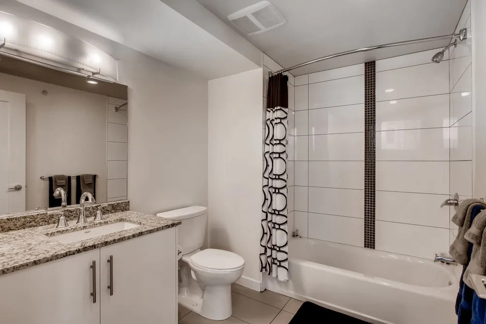 Gorgeous 2 BR Luxury Unit Amazing View