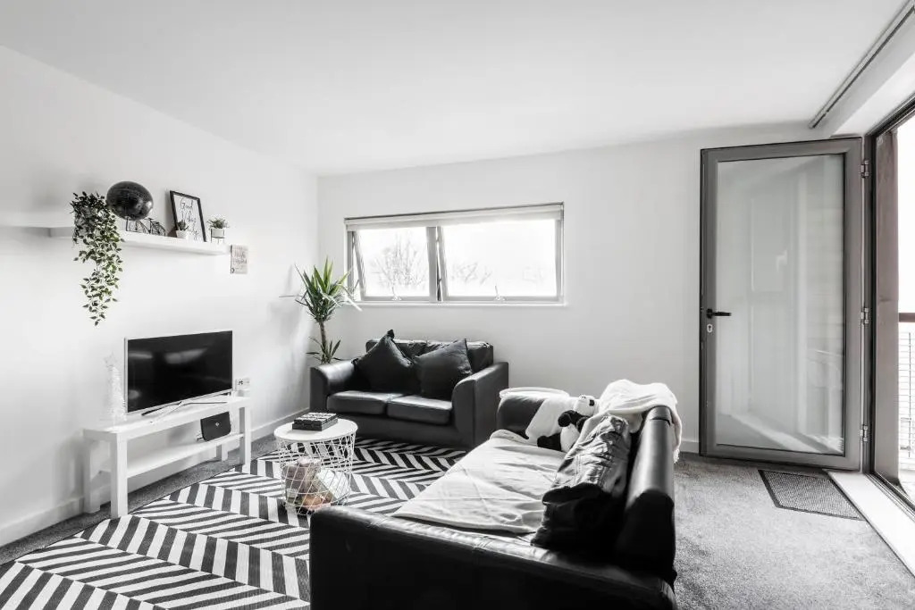 Air Host and Stay - Argyle Apartment sleeps 4 City Centre