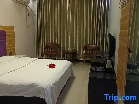 Xinzheng Huatai Express Hotel