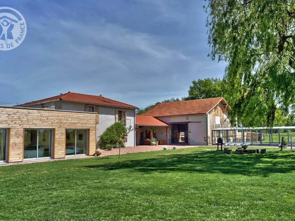 Gîte cocon avec spa et sauna à Saint-Germain-Lespinasse - FR-1-496-6