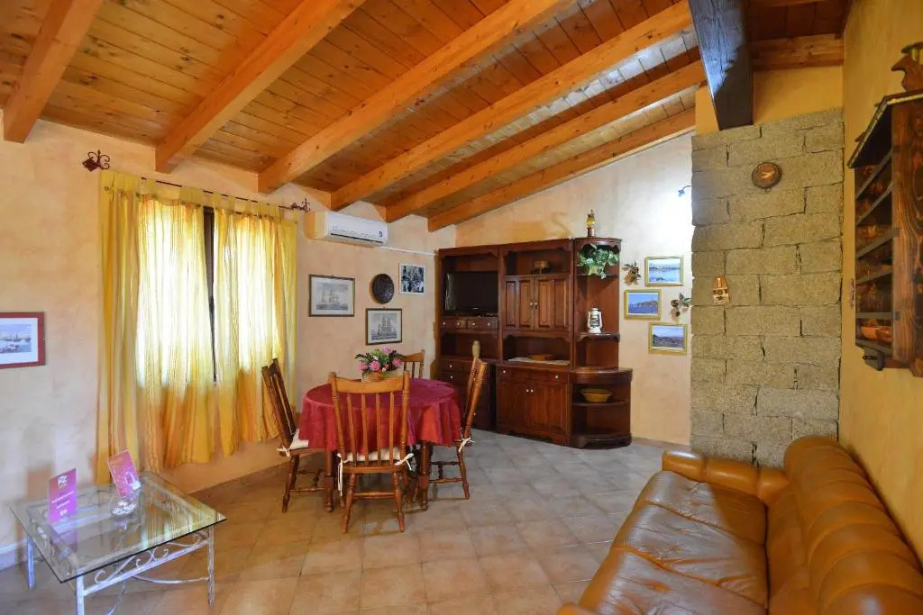 IzzHome Nora Beach