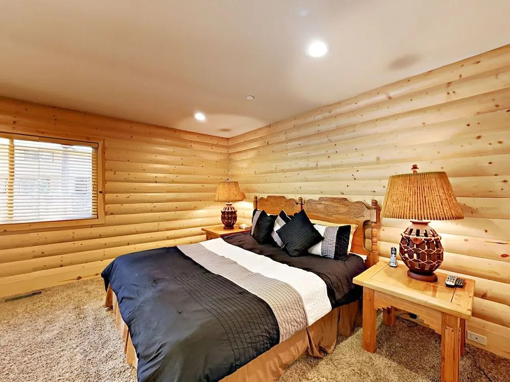 3522 Deer Ln Cabin - 4 Br cabin by RedAwning