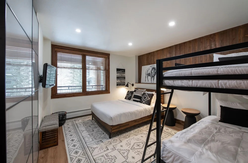 First Floor Condo Easy Access to Ski Adventure - Zephyr Mountain Lodge Premium-Rated 2100