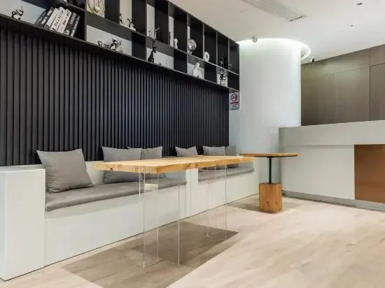 Guangzhou Sun Yat-sen University First Hospital Dongshankou Subway Yumi Boutique Apartment