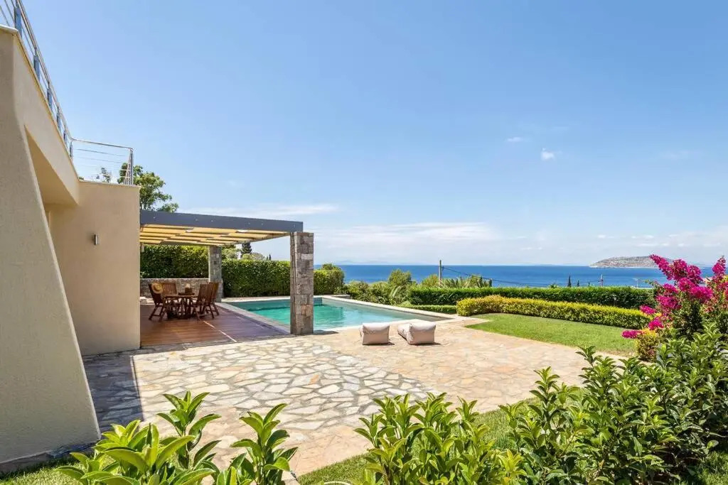 Amazing 5 bedroom Villa with Swimming Pool