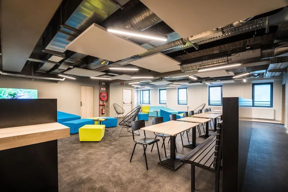 HI HOSTEL CHARLEROI Brussels South Airport