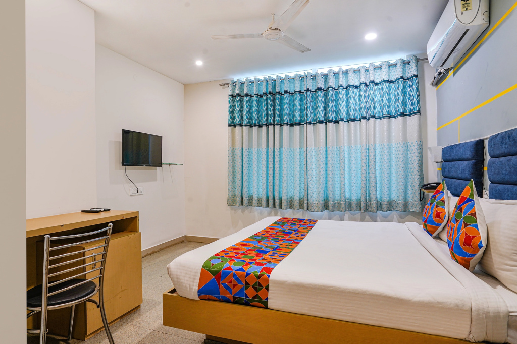 Fabhotel Jkc Grand