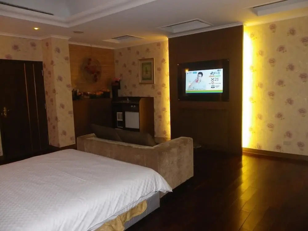 Sunflower Motel