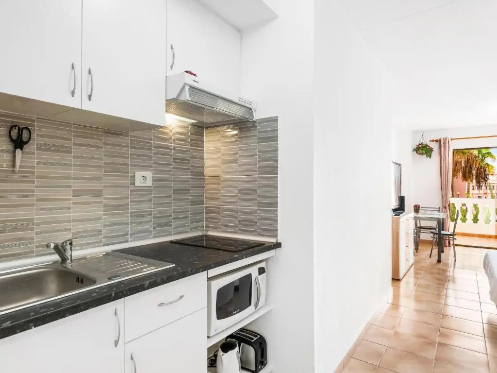 651 Bright establishment, heated pool and Wi Fi