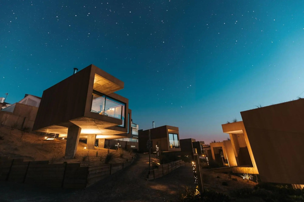 Noah Surf House Portugal