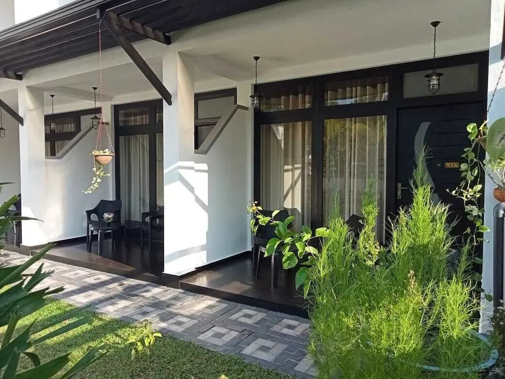 Airport Faith Hotel