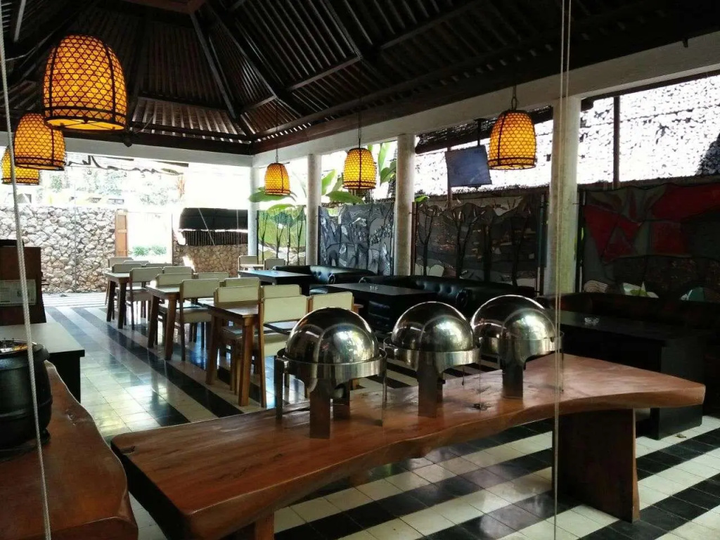 Flores Gallery Hotel