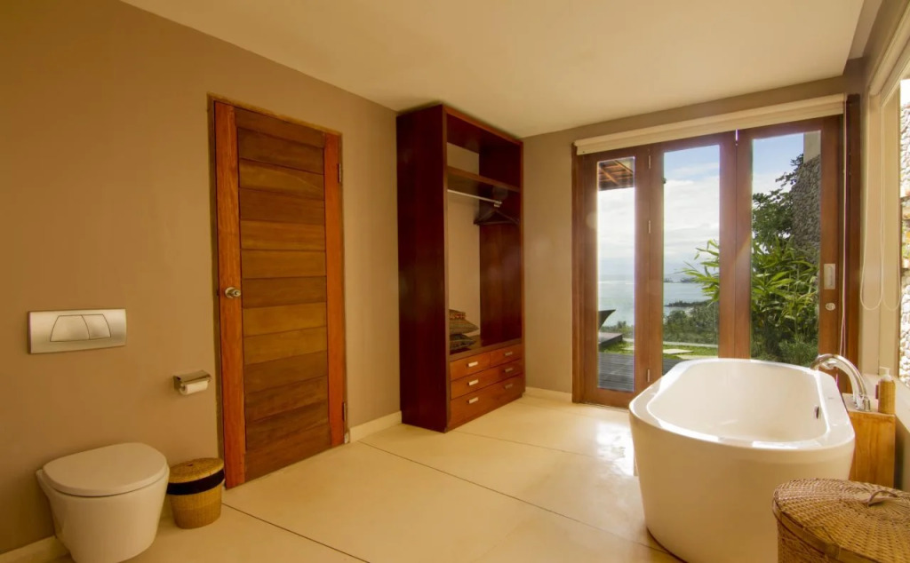 Villa Tiga - Spacious 3BR villa in central Gili Air perfect for families & groups