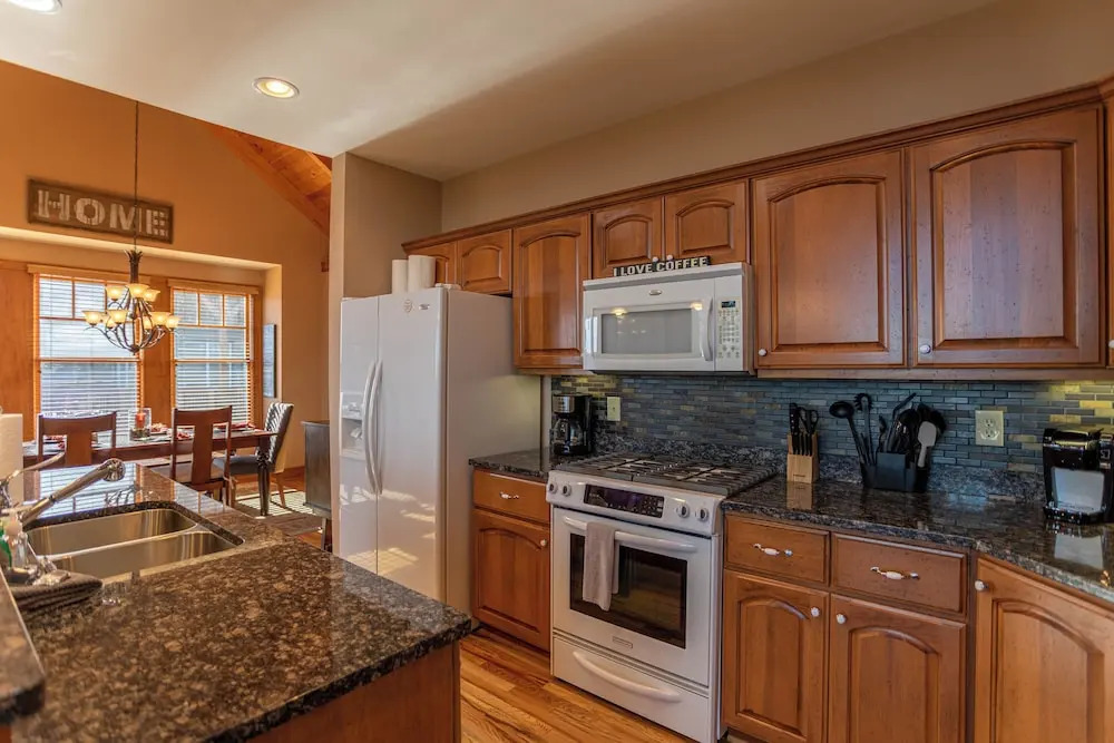 B Rock Ridge at Echota - Townhome With Private hot tub