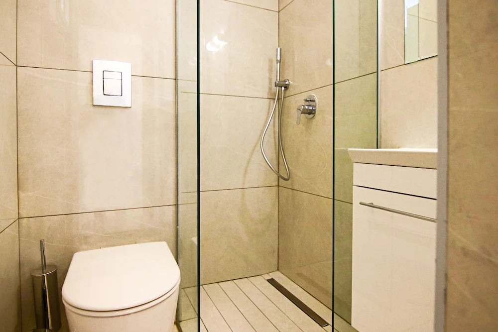 Phaedrus Living: Seaside Executive Flat Harbour 101