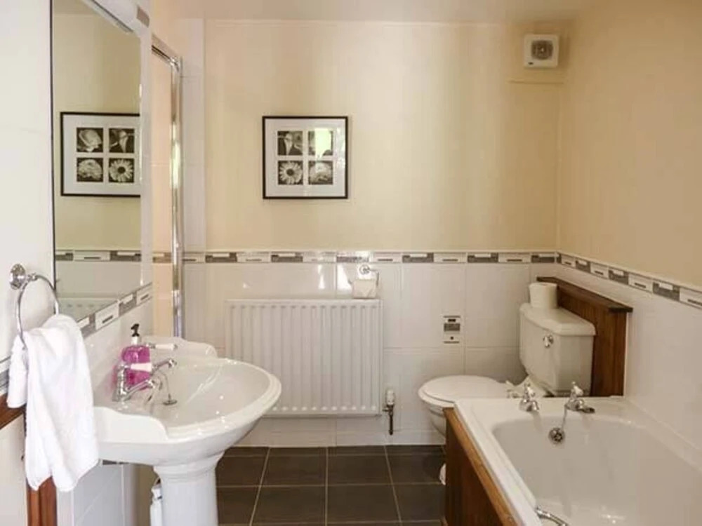 Mount Cottage-Uk42230