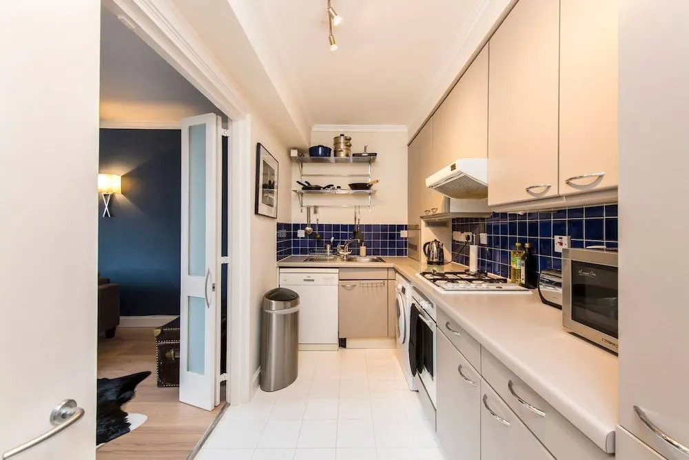 2 bed With Roof Terrace & car Space-2 Mins to Tube