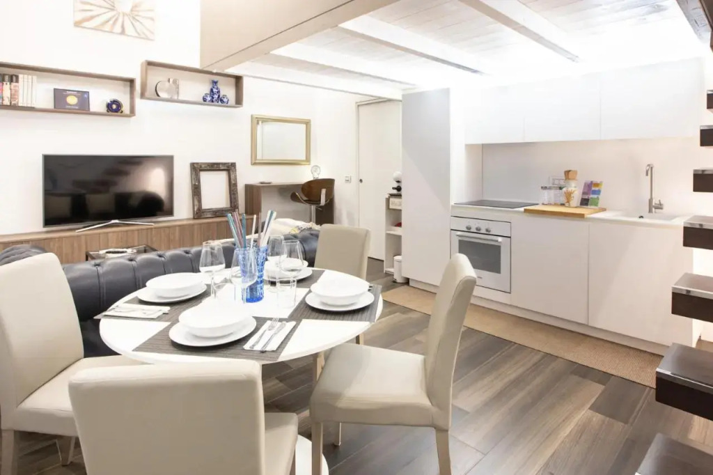 Charming Loft S. Gregorio 49 Master Guest