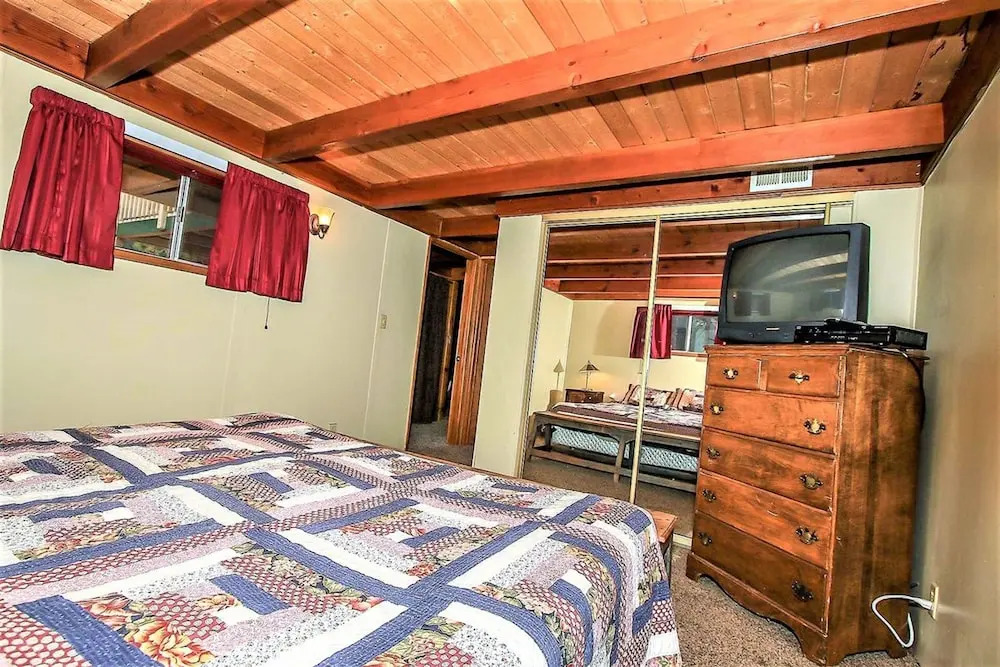 Trey's Escape-250 by Big Bear Vacations