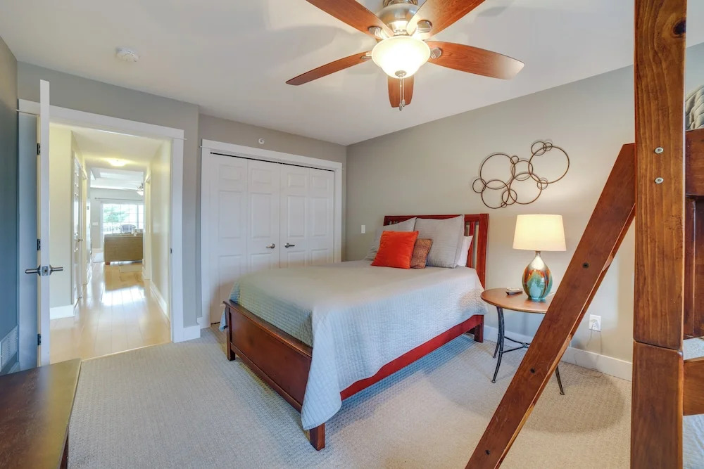 Idyllic New Buffalo Condo: Walk to Beach & Shops!
