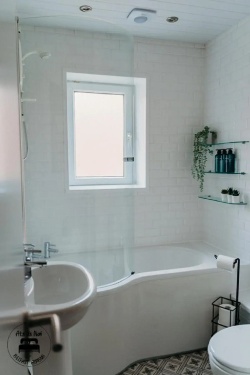 Stylish City Centre 2 Bedroom Apt Free Parking