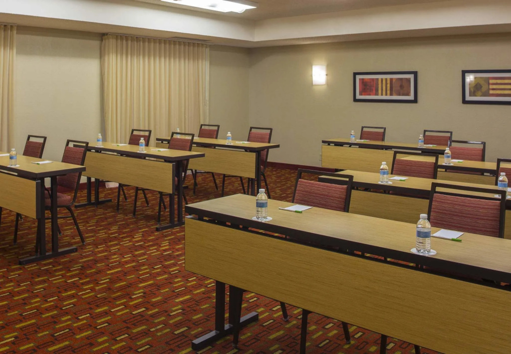 Courtyard by Marriott Orlando Airport