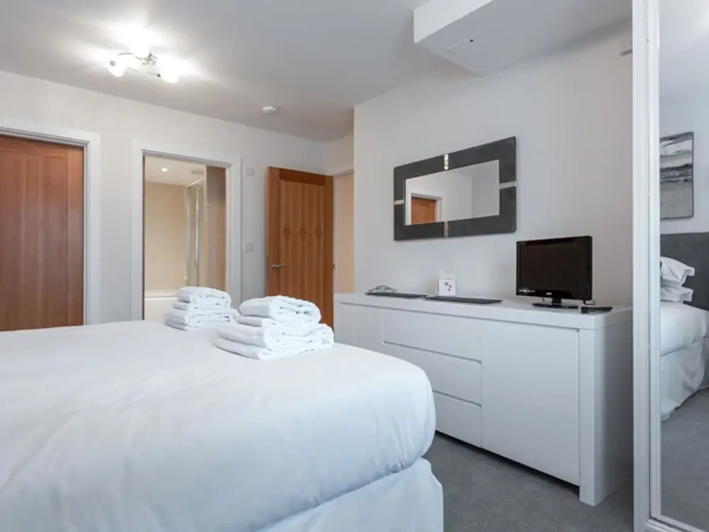 Jibe Ho - Beautiful Spacious Apartment with Harbour Views
