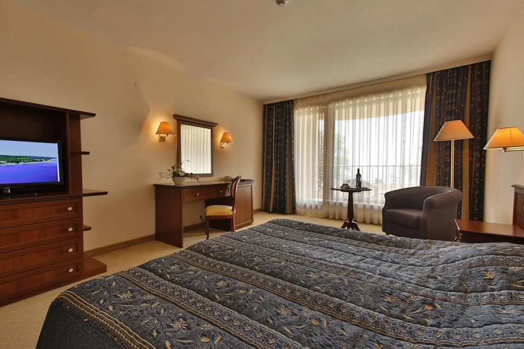 HVD Riviera Beach Ultra All Inclusive & Mineral Pool