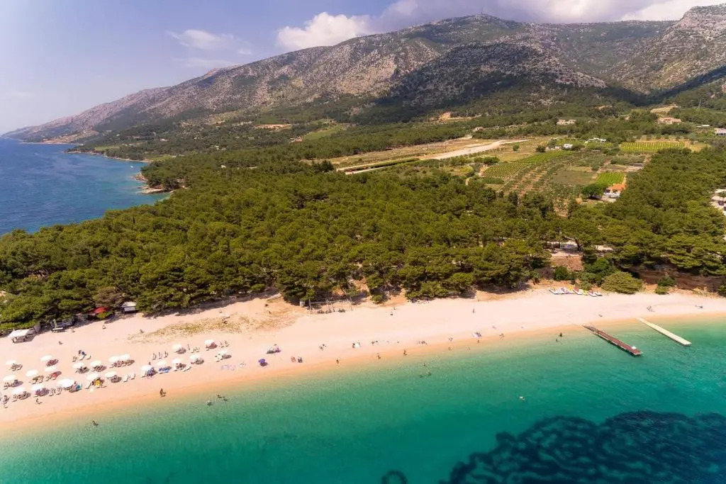Luxury Villa Zlatni Rat with Pool, Near Zlatni Rat Beach, Bol